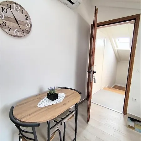 Dalla Nonna Apartment *